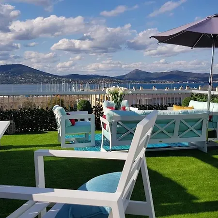 아파트 Tropez Sea View Penthouse