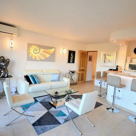 Tropez Sea View Penthouse * Сен-Тропе