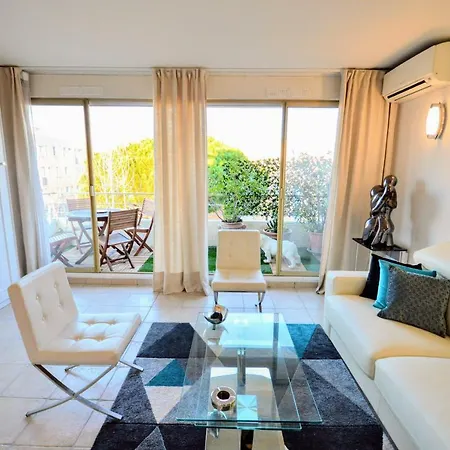 Tropez Sea View Penthouse *