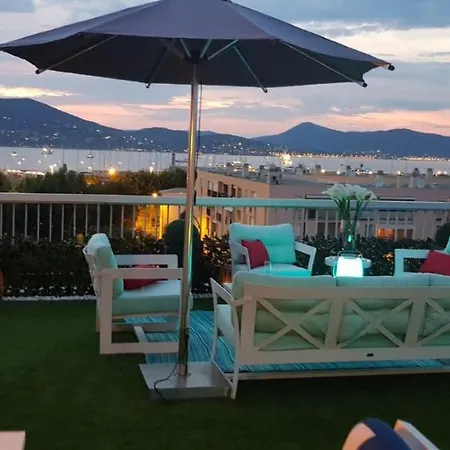 Tropez Sea View Penthouse Сен-Тропе