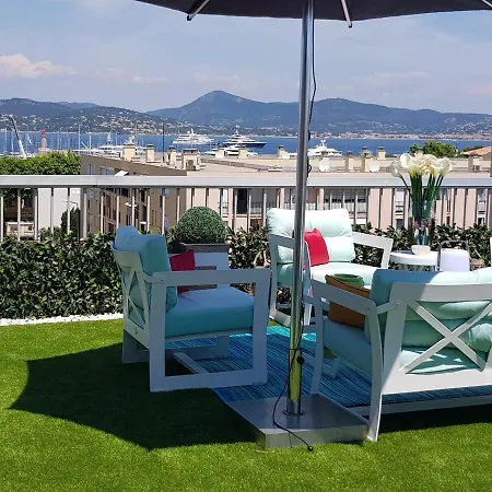 Апартаменти Tropez Sea View Penthouse *