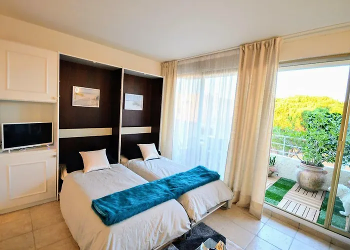 Tropez Sea View Penthouse *